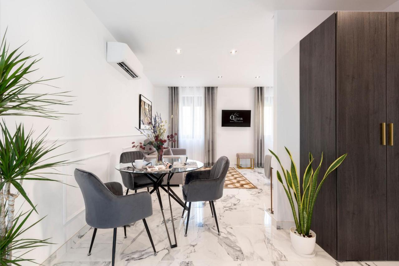 Quivir Apartamentos Deluxe Casa Del Arco Andujar Bagian luar foto