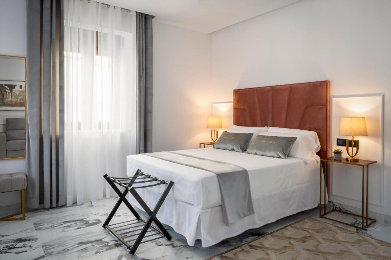 Quivir Apartamentos Deluxe Casa Del Arco Andujar Bagian luar foto
