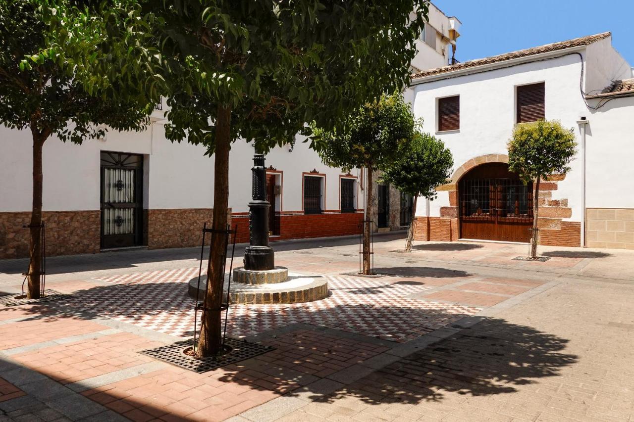 Quivir Apartamentos Deluxe Casa Del Arco Andujar Bagian luar foto